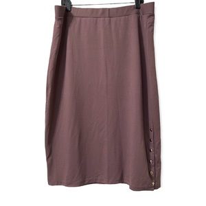 🍀Ashley Blue mauve stretch skirt with gold buttons